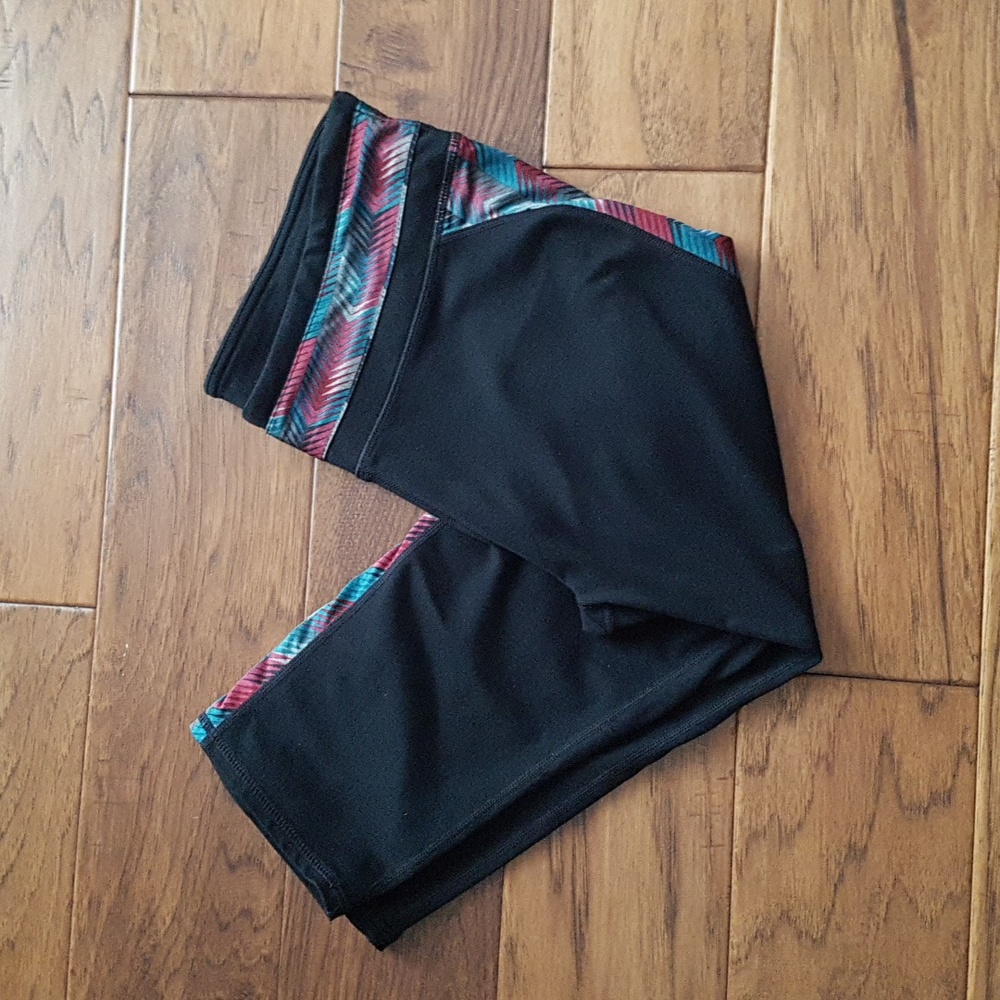 Fabletics Black Camacan Athleisure Workout Yoga Capris Size M